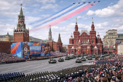 Дешевые авиабилеты Екатеринбург — Москва, туда-обратно на 7 мая, цена 8 900 руб